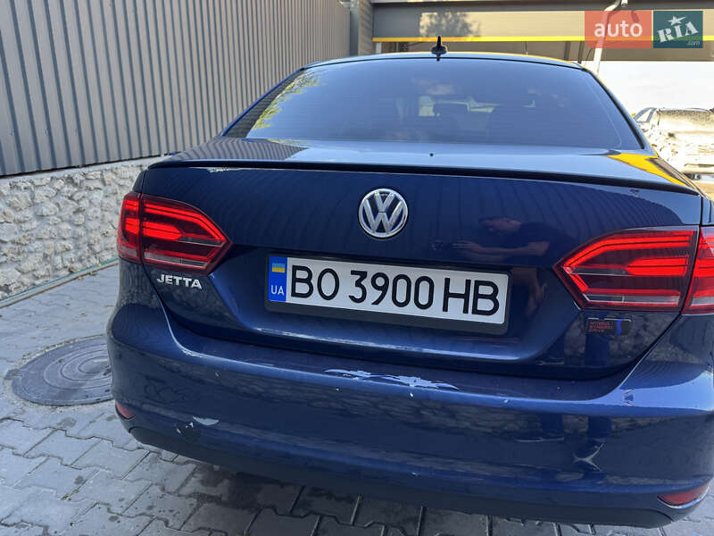 Седан Volkswagen Jetta 2013 в Тернополе