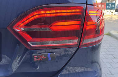 Седан Volkswagen Jetta 2013 в 