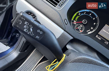 Седан Volkswagen Jetta 2013 в 