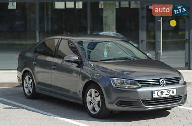 Седан Volkswagen Jetta 2010 в Ровно