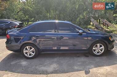 Седан Volkswagen Jetta 2013 в 