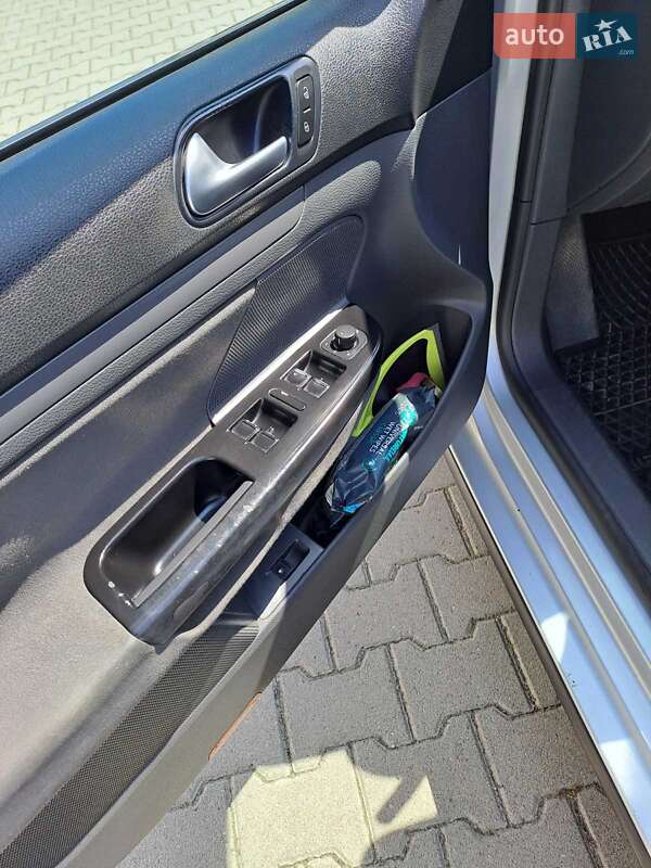 Седан Volkswagen Jetta 2006 в Хмельницком