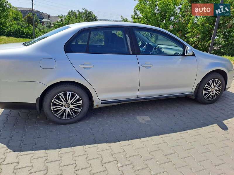 Седан Volkswagen Jetta 2006 в Хмельницком