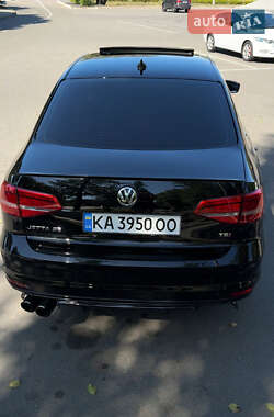Седан Volkswagen Jetta 2014 в 