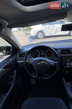 Седан Volkswagen Jetta 2014 в 