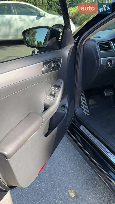 Седан Volkswagen Jetta 2014 в Києві фото 38 Седан Volkswagen Jetta 2014 в Києві