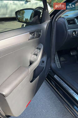 Седан Volkswagen Jetta 2014 в 