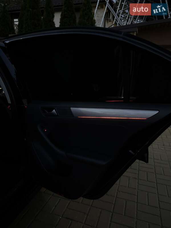 Седан Volkswagen Jetta 2014 в Києві фото 50 Седан Volkswagen Jetta 2014 в Києві