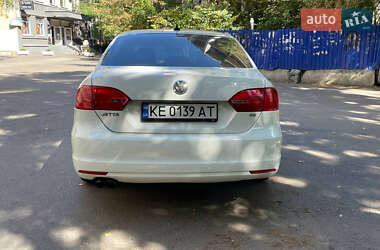 Седан Volkswagen Jetta 2014 в 