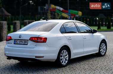 Седан Volkswagen Jetta 2015 в 