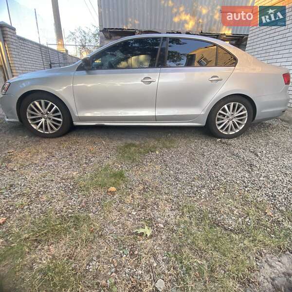 Седан Volkswagen Jetta 2015 в Києві