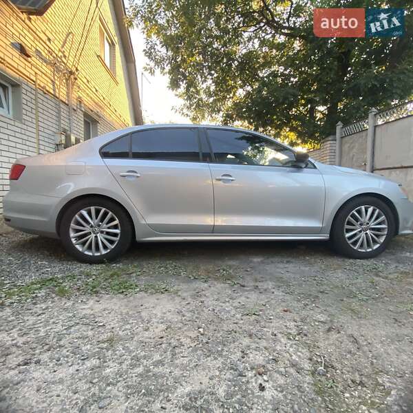 Седан Volkswagen Jetta 2015 в Києві