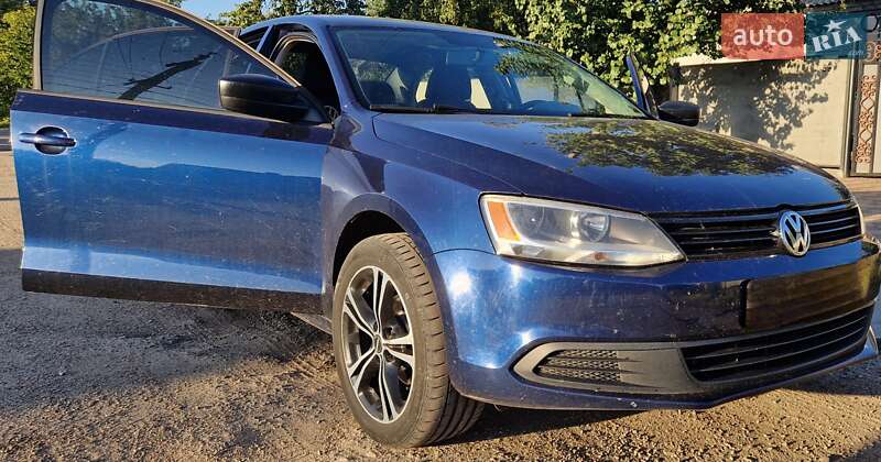 Седан Volkswagen Jetta 2013 в Долинской