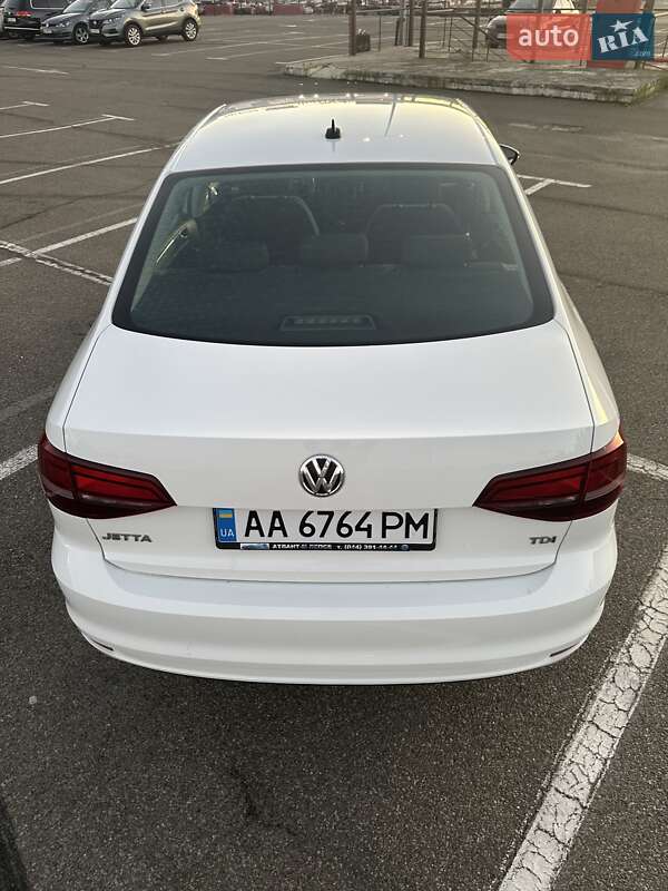 Седан Volkswagen Jetta 2016 в Києві фото 7 Седан Volkswagen Jetta 2016 в Києві