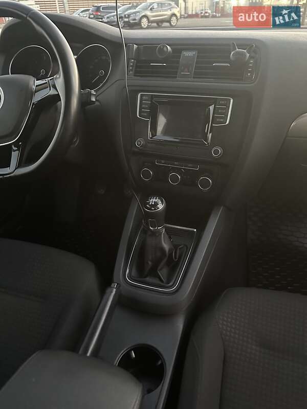 Седан Volkswagen Jetta 2016 в Києві фото 10 Седан Volkswagen Jetta 2016 в Києві