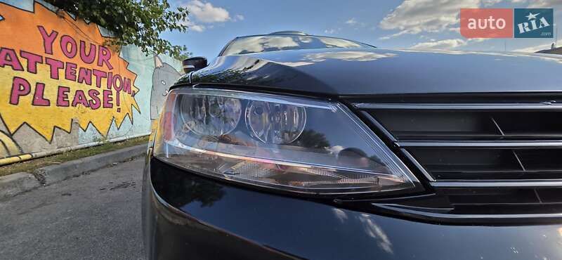 Седан Volkswagen Jetta 2015 в Києві