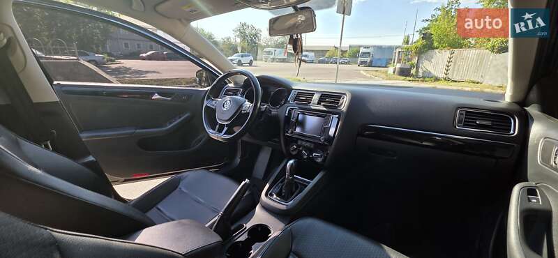 Седан Volkswagen Jetta 2015 в Києві