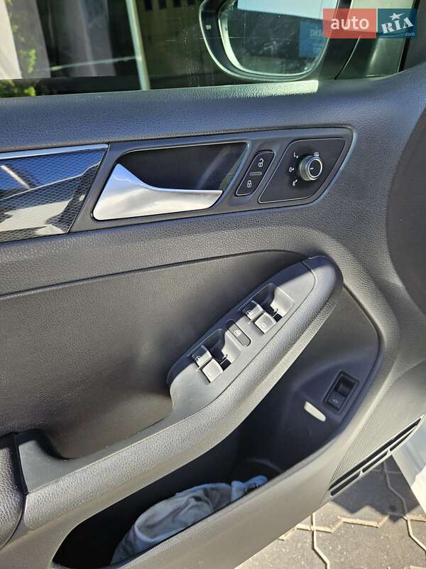 Седан Volkswagen Jetta 2016 в Марганці