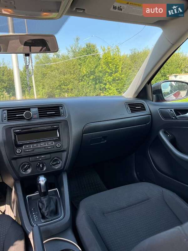 Седан Volkswagen Jetta 2015 в Ивано-Франковске фото 7 Седан Volkswagen Jetta 2015 в Ивано-Франковске