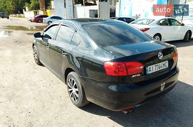 Седан Volkswagen Jetta 2013 в 