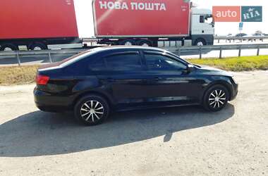 Седан Volkswagen Jetta 2013 в 