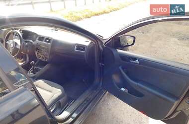 Седан Volkswagen Jetta 2013 в 