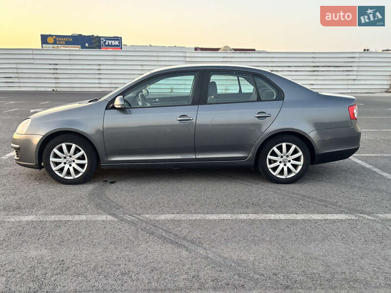 Седан Volkswagen Jetta 2007 в Львове