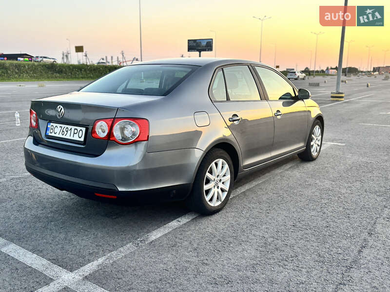 Седан Volkswagen Jetta 2007 в Львове
