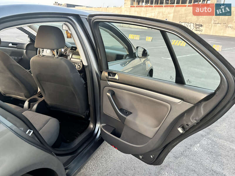 Седан Volkswagen Jetta 2007 в Львове