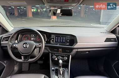 Седан Volkswagen Jetta 2020 в 