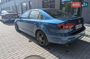 Седан Volkswagen Jetta 2015 в Ужгороде