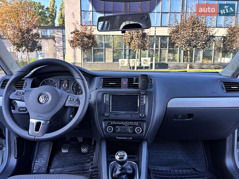Седан Volkswagen Jetta 2011 в Києві