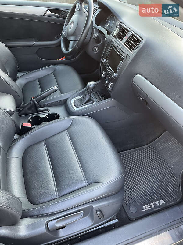 Седан Volkswagen Jetta 2013 в Киеве