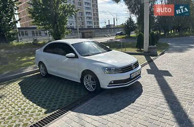 Седан Volkswagen Jetta 2016 в Тернополе