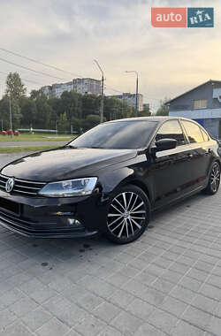 Седан Volkswagen Jetta 2016 в Львові