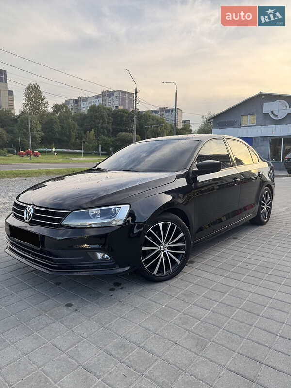 Седан Volkswagen Jetta 2016 в Львові