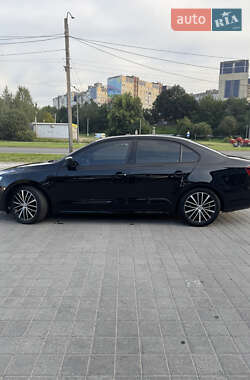 Седан Volkswagen Jetta 2016 в 