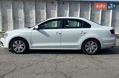 Седан Volkswagen Jetta 2017 в 