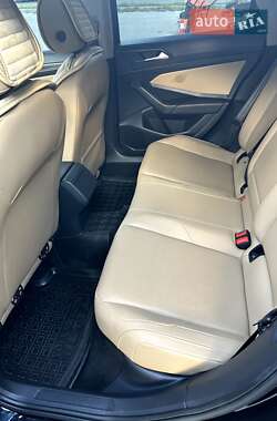 Седан Volkswagen Jetta 2019 в 