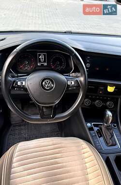 Седан Volkswagen Jetta 2019 в 