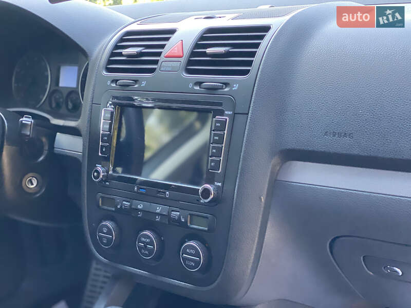 Седан Volkswagen Jetta 2007 в Староконстантинове