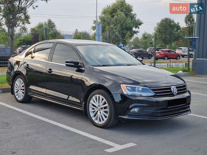 Седан Volkswagen Jetta 2015 в Києві
