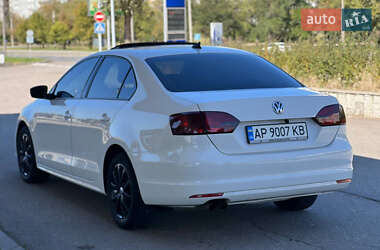 Седан Volkswagen Jetta 2011 в 