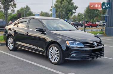 Седан Volkswagen Jetta 2015 в 