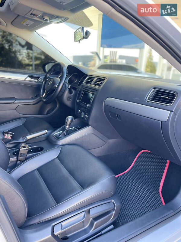 Седан Volkswagen Jetta 2014 в Запорожье