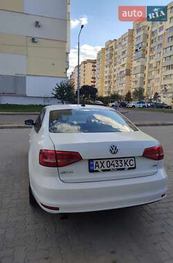Седан Volkswagen Jetta 2014 в 