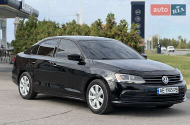 Седан Volkswagen Jetta 2015 в 