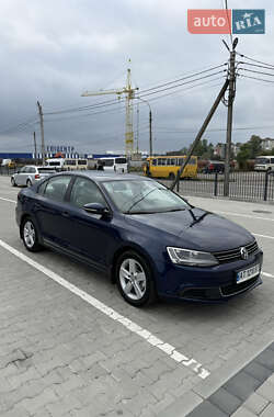 Седан Volkswagen Jetta 2011 в 