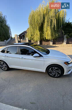 Седан Volkswagen Jetta 2018 в 