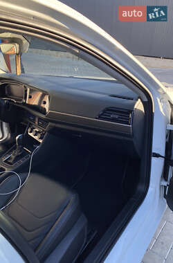 Седан Volkswagen Jetta 2018 в 